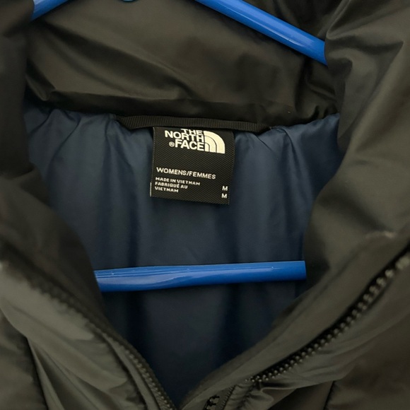 For @Freckled_Fox_ only The North Face Jacket Blue Black Women’s M Embroidered - Picture 3 of 7